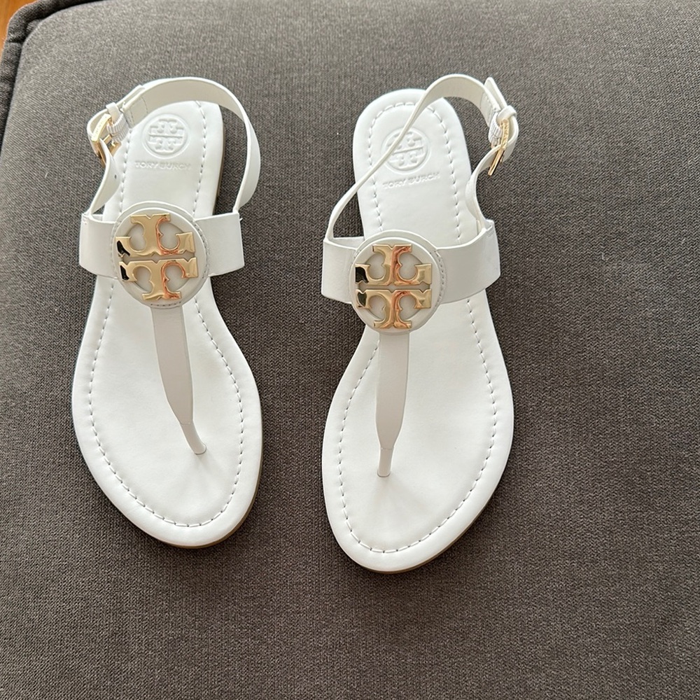 Tory Burch White Thong Sandals with Decorative Medallion